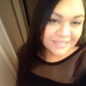 Meet your Posher, Deedee